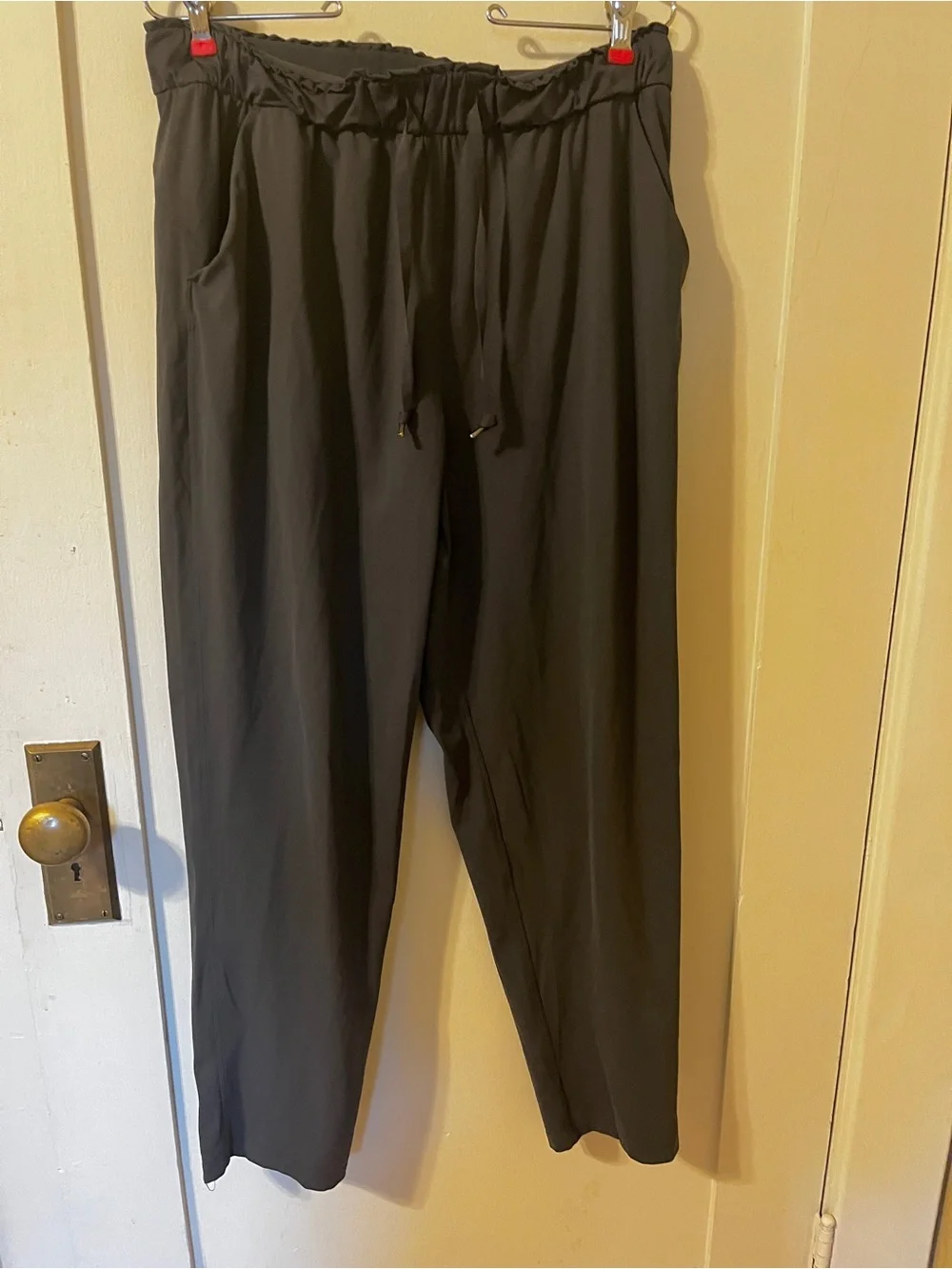 lululemon athletica Women's graphite grey keep moving pants high rise sz 10